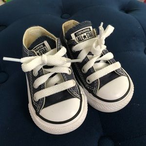 Kids Converse size 4